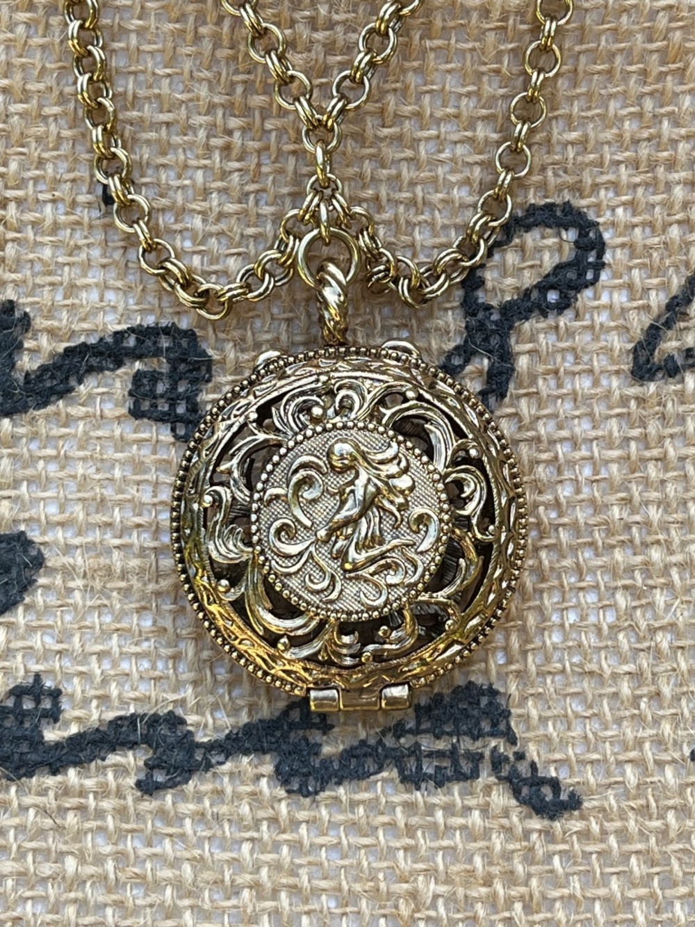 Max Factor Zodiac Aquarius Perfume Diffuser on Chain & Ribbon Necklace - Picture 2 of 6
